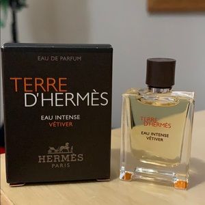 - Hermès